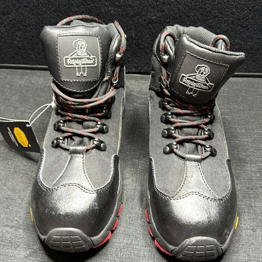 Vibram men size 4.5/ Women’s‎ 6